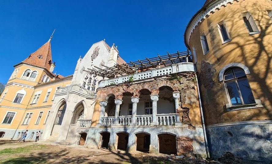 Castelul Ugron, Romania, Romania